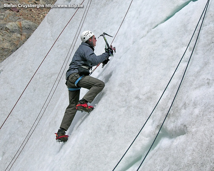 Glaciar Torre - IJsklimmen Tijdens onze gletsjertrektocht hadden we de kans om ijsklimmen te proberen. Stefan Cruysberghs